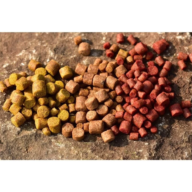 Dynamite Big Fish River Pellets Cheese & Garlic 4-6-8mm 1.8kg - Afbeelding 2